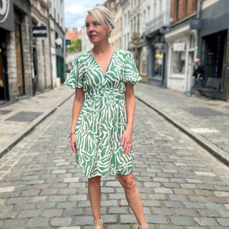 Robe courte verte pour femmes tendances.