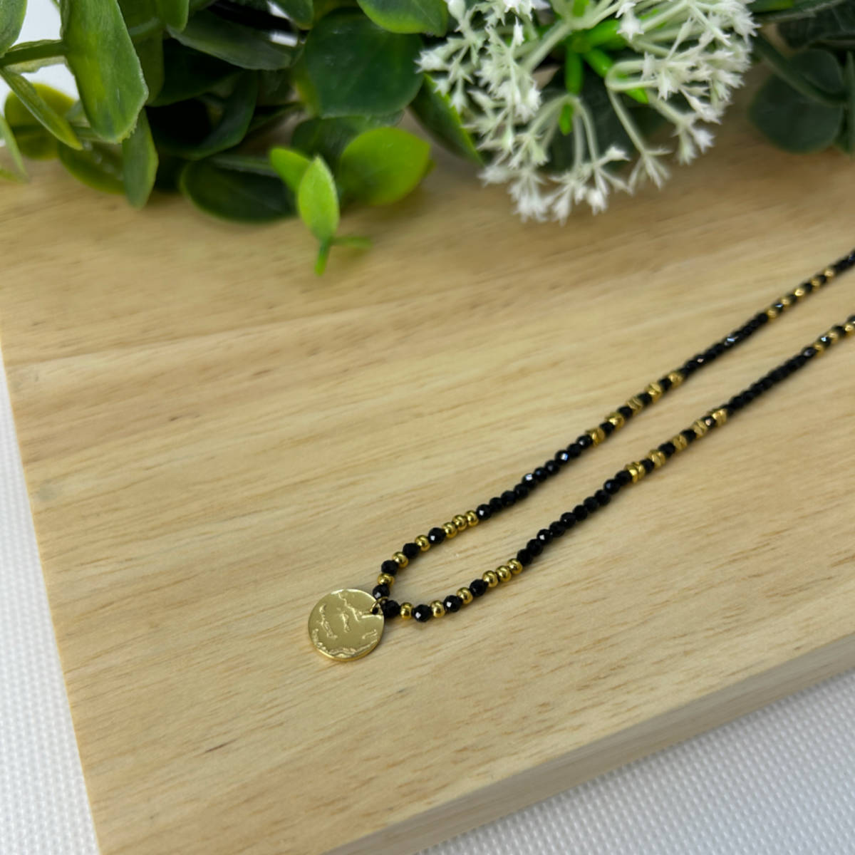 COLLIER PAMPILLE PERLES NOIRES