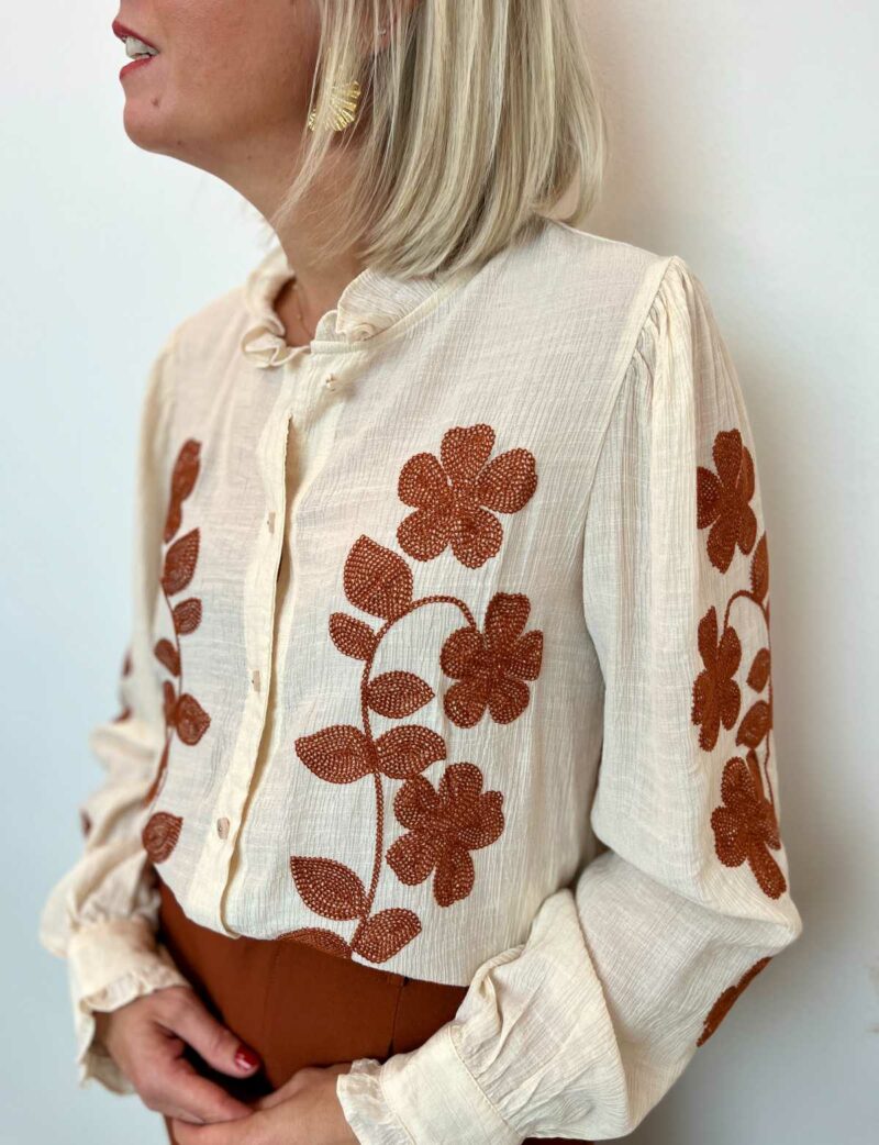 BLOUSE ECRUE A BRODERIES TERRA COTTA