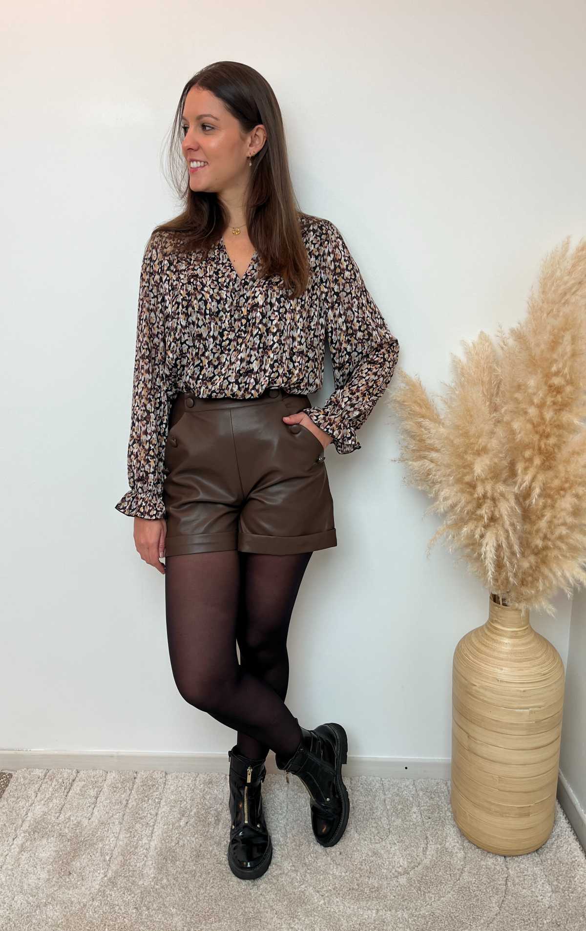 SHORT SIMILI CHOCO