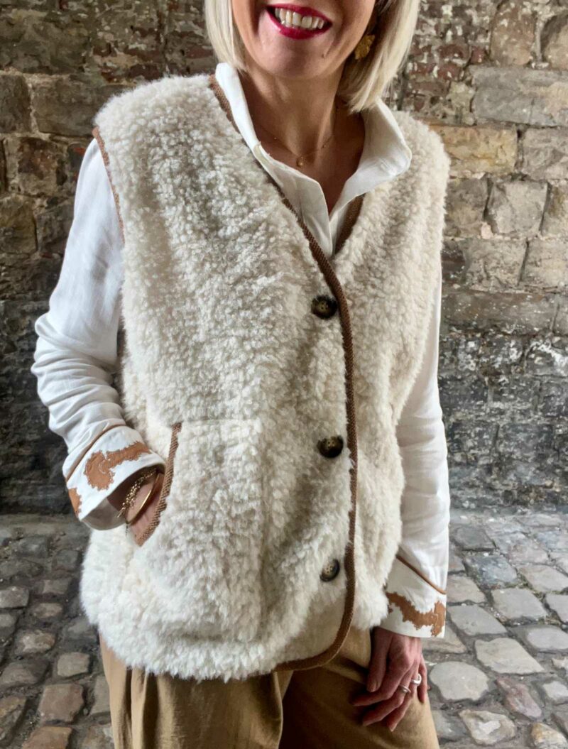 gilet moumoute sans manche beige