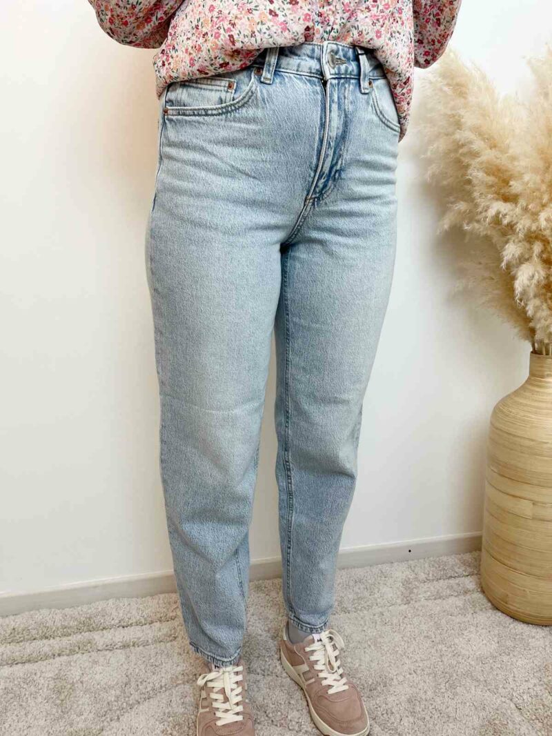 jean mom fit denim